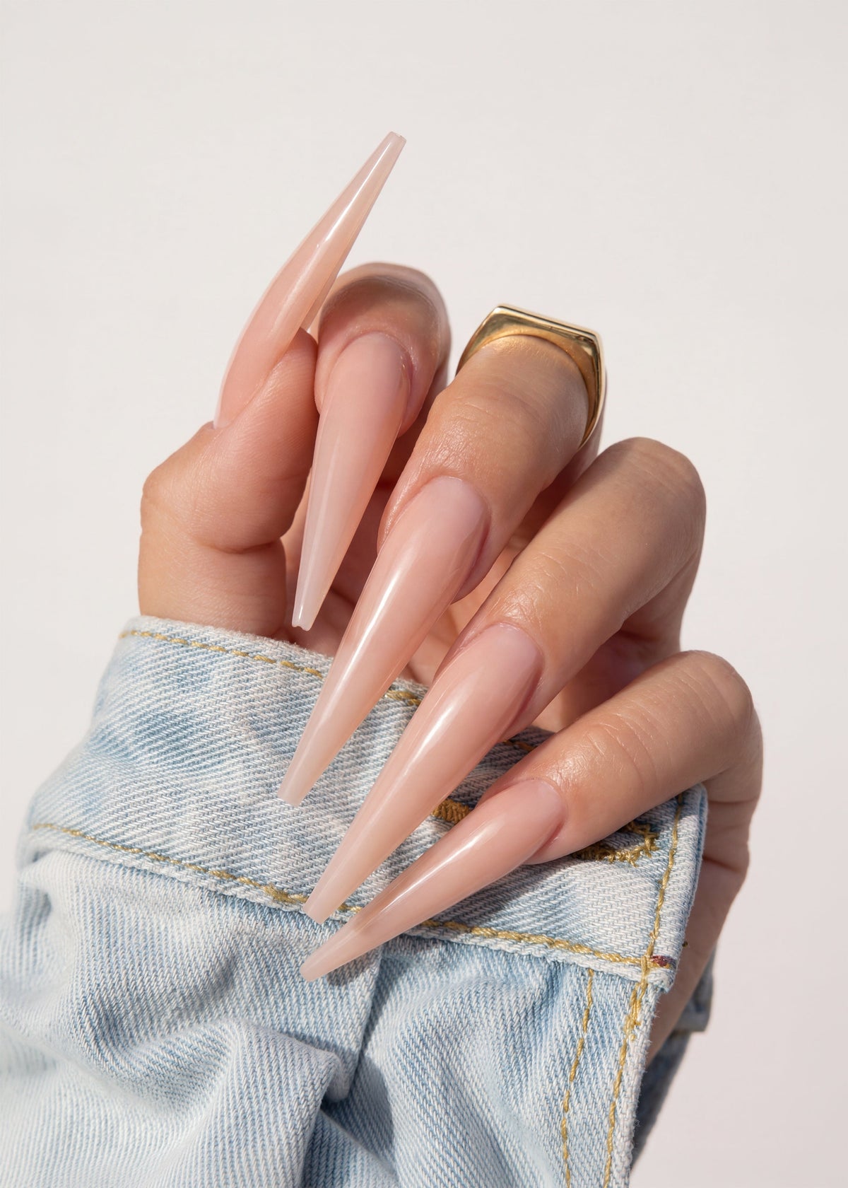 Valentino Beauty Pure Perfect Nude nail color swatch