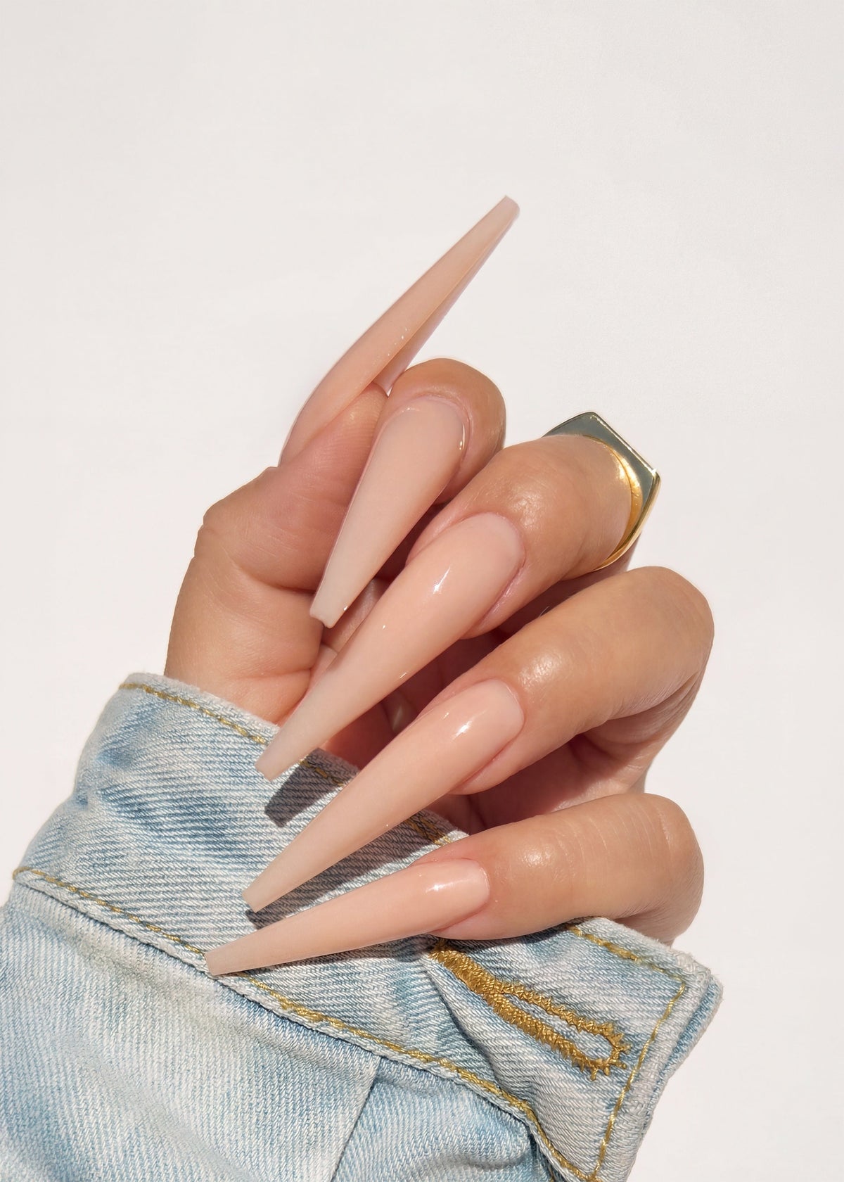 Valentino Beauty Pure Glamorous Nude nail color swatch